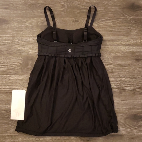 Lululemon Priiti Tank Size 2 - Picture 4 of 5